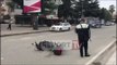 Report TV - Aksident në Vlorë, makina merr përpara motorrin, dy të plagosur