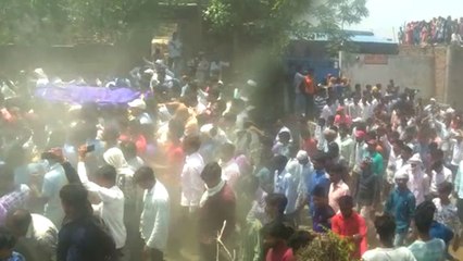 भीम आर्मी नेता भाई की हत्या के बाद अंतिम संस्कार, उमड़े दलित