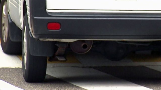 미세먼지 심한 날 낡은 경유차 서울 운행 금지 / YTN