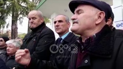 Ora News -   Naftëtarët e Ballshit kërkojnë vënien në punë të Uzinës