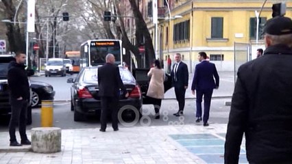 Ora News -  Arta Marku takon Xhafajn në Ministrinë e Brendshme