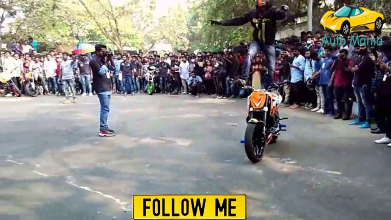 केटीएम आरसी 200 - केटीएम ड्यूक 200 - केटीएम स्टंट शो 2018 - क्या आप नए अदभुत स्टंट देखना चाहेंगे !