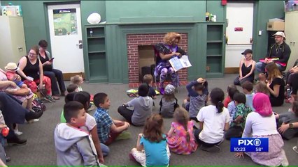 NYC Library Brings Drag Queens, Kids Together for Story Hour
