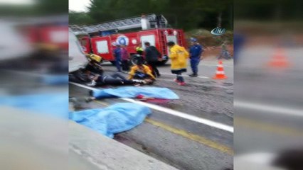 Antalya’da minibüs otel servisine arkadan çarptı: 3 ölü