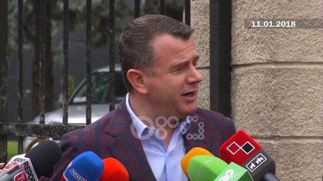 Ora News - KLP dhe KLGJ, ONM dorëzon në Kuvend raportin për 4 kandidatët e shoqerisë civile