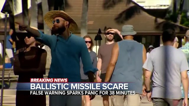 HAWAI NE PANIK PAS NJE ALARM TE RREME PER SULM BERTHAMOR, NJE PUNONJES SHTYPI GABIMISHT BUTONIN LAJM