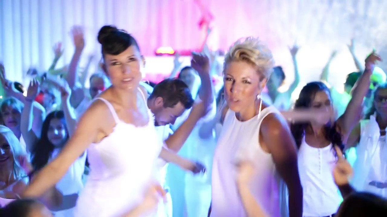Anita & Alexandra Hofmann - Hautkontakt (offizielles Video) - YouTube (720p)