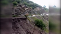 Şırnak-Hakkari karayolunda heyelan: Yol ulaşıma kapandı