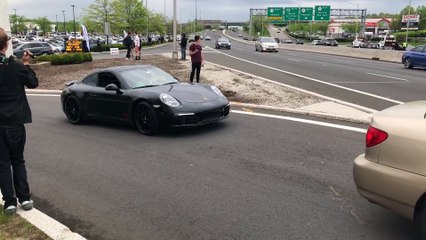 Il voulait faire le show avec sa nouvelle Porsche ! Fail