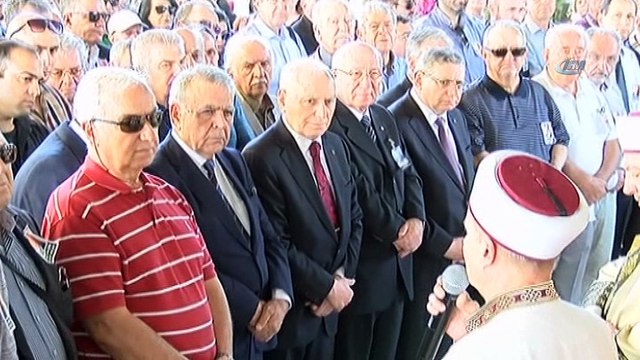 Kazada ölen eski rektör toprağa verildi