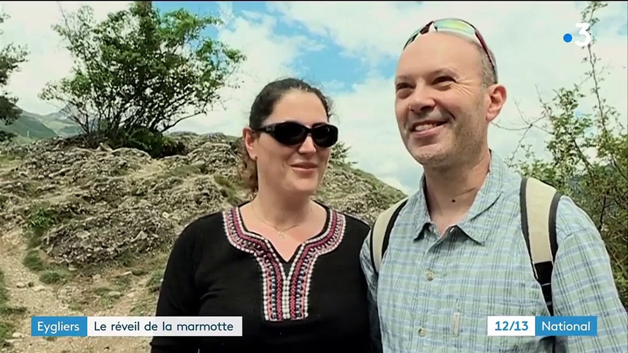 Hautes-Alpes : le réveil de la marmotte scruté par les touristes