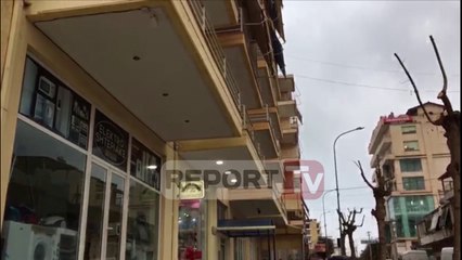 Report TV - Ish-futbollisti gjendet i vdekur poshtë pallatit në Sarandë