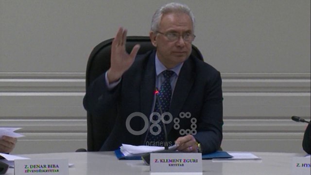 Ora News - KQZ i jep mandatin dy deputetëve që zëvendësojnë Rakipin dhe Rehovecën