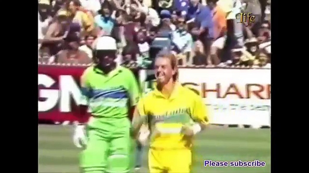 Waseem Akram's crucial innings - YouTube