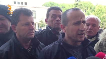 Video herunterladen: 360° Gradë - FIER, RINSIN PROTESTAT E NAFTËTARËVE TE ARMO, KËRKOJNË PAGAT DHE FILLIMIN E PUNËS