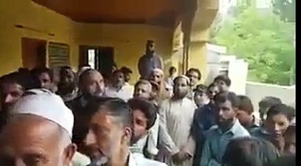 Captain Retired Safdar Chanting against Khallai Makhlooq
