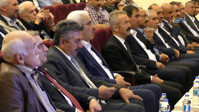 Başkan Akay, Turhal'da Şeker Pancarı eken çiftçi ile bir araya geldi