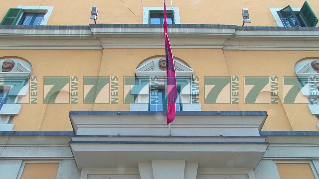 DOREZOHET NE QEVERI KERKESA PER NDERTIMIN E AEROPORTIT TE VLORES - News, Lajme - Kanali 12