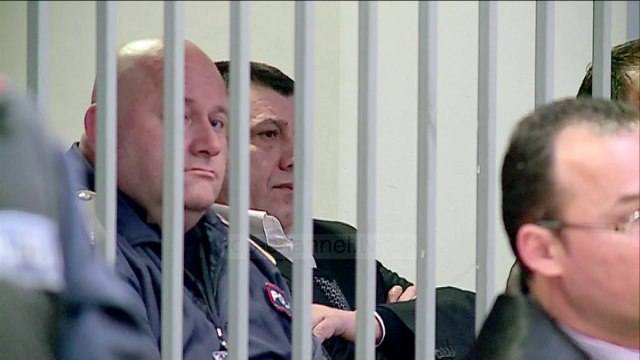 Kushtetuesja rrëzon Arben Frrokun - Top Channel Albania - News - Lajme