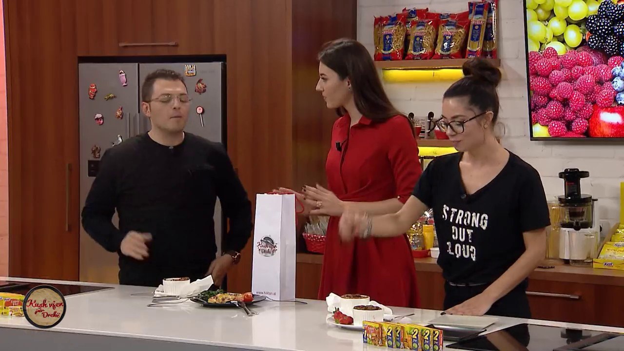 Kush vjen per dreke/ Perballja Metka-Salaj, kus...