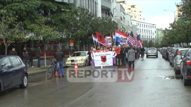 Bushati-Kotzias , çamët protestë në Durrës: S’i njohim marrëveshjet