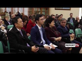 Albanologia kineze Ke Jing ligjėratë pėr monografinė e Ismail Kadaresë nė Akademinė e Shkencave