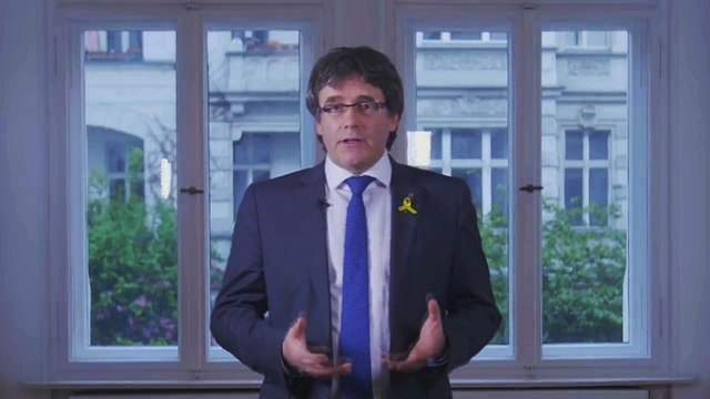 Puigdemont bölgesel yönetim başkanlığından adaylığını çekti