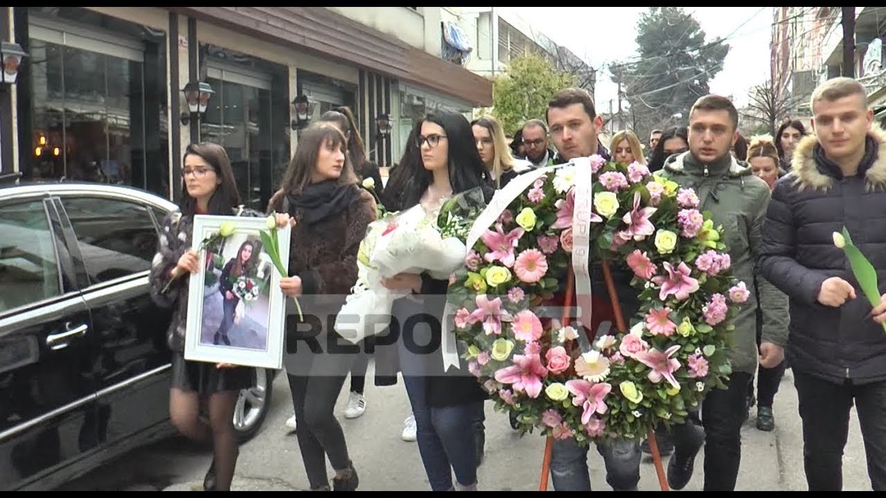 Report TV - Vrasja e Arieles, studentët e drejtësisë marshimin homazh në Tiranë