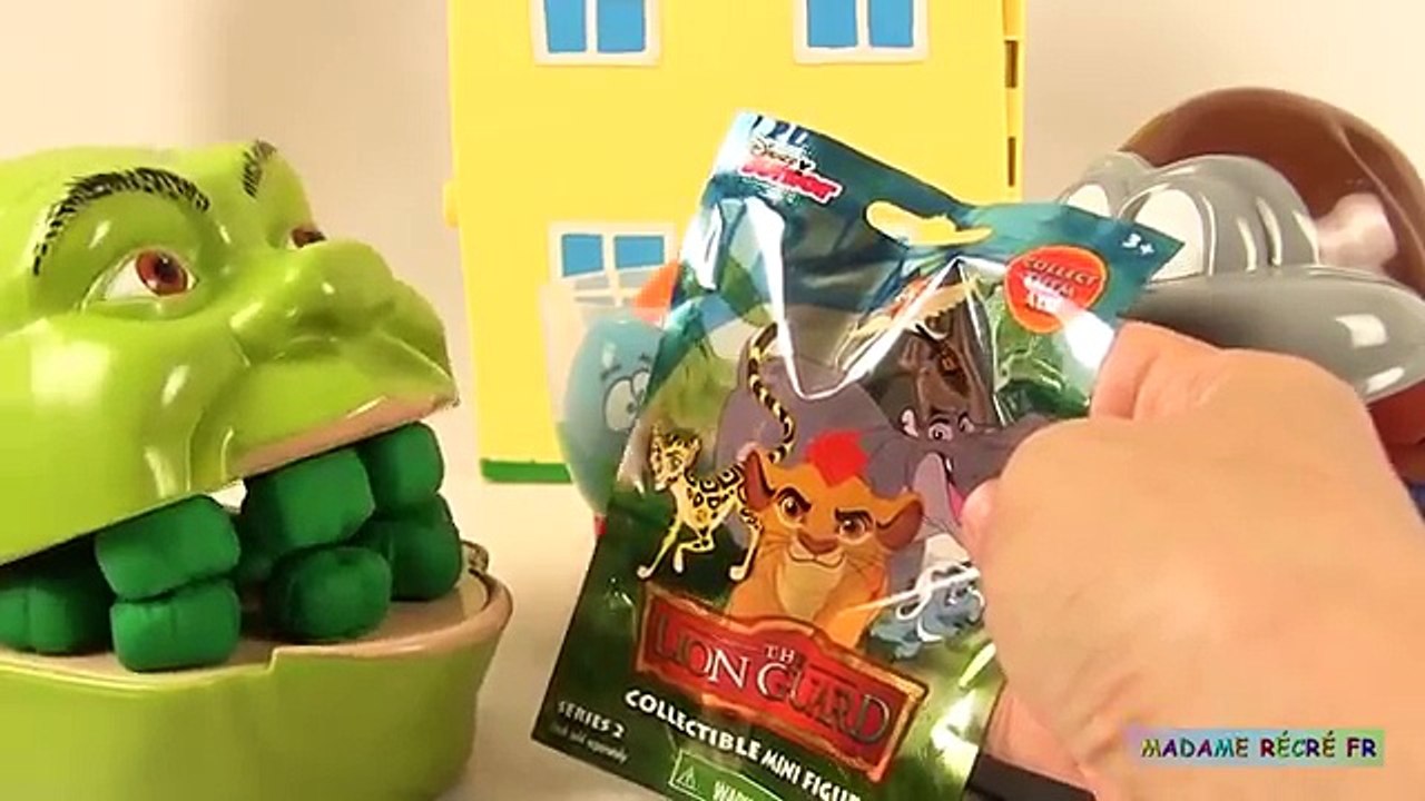 Shrek et le singe mangent des oeufs surprises slime