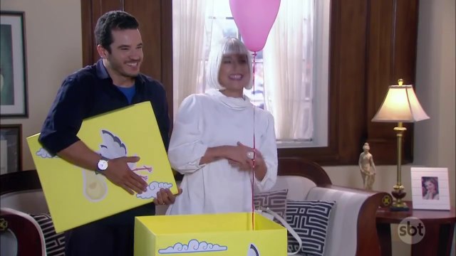 Tia Perucas Está Gravida de trigêmeos