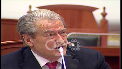 Ora News - Salla e Kuvendit bosh, Berisha pyet socialistët: Ku do futeni ditën e protestës?