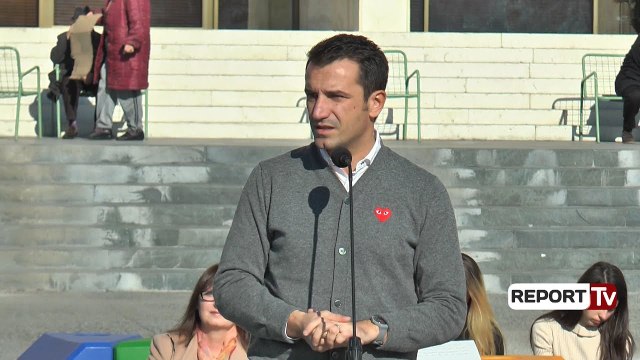 Report TV - Veliaj:Të paguhen të rinjtë që bëjnë praktikën e punës në Bashkinë e Tiranës