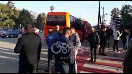 Ora News -Nga Fieri do të nisen 3000 protestues