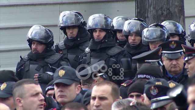 Ora News - Nesër protesta e opozitës, policia jep leje për 4 orë. Rrugët që do bllokohen