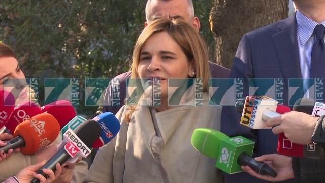 BASHA E KRYEMADHI BEJNE THIRRJE, TE GJITHE NE SHESH KUNDER RAMES - News, Lajme - Kanali 12