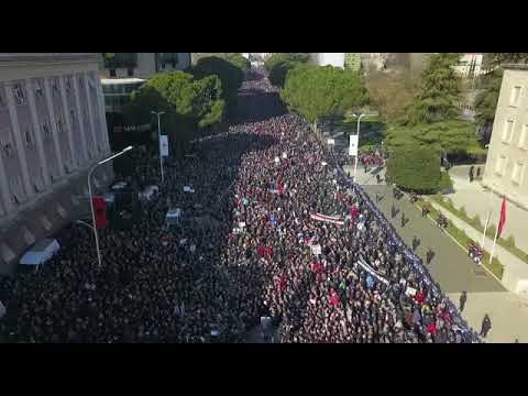 Ora News - PD shpërndan pamjet me dron të protestës sot
