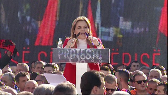Ora News - Opozita proteston para kryeministrisë, Basha: 25 qershori vdiq! Qeveri antimafia