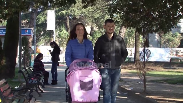 Popullsia drejt plakjes, ulet lindshmeria