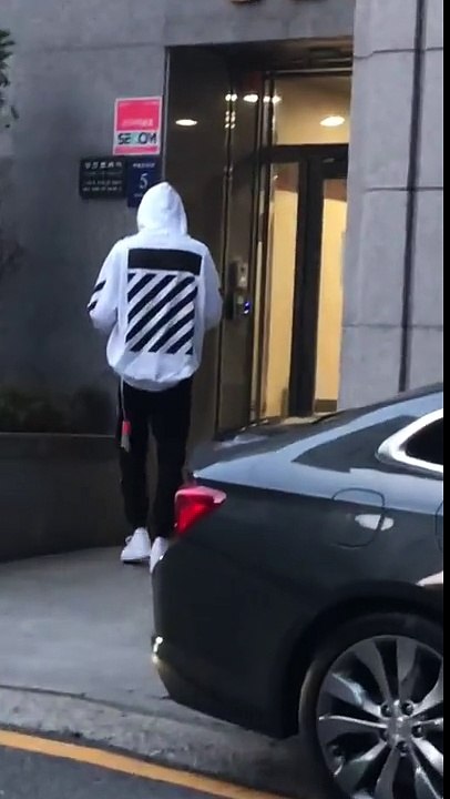 20180508 BTS RM spotted at Bighit Entertainment Building in Gangnam [Read description first]