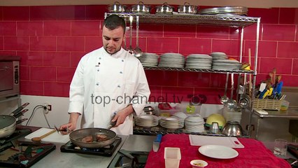 Recetë- Biftek gici me fara pishe, fara kungulli dhe verë të kuqe  - Top Channel Albania