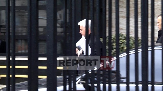Report TV - Lufta kundër krimit, ministri Xhafaj mbërrin në zyrën e kryeprokurores Marku