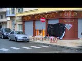 Grabitet argjendaria e njohur në Shkodër, autori përplas makinën në qepen për të hyrë brenda
