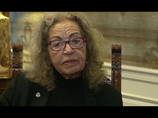 Një vit pa Dritëroin; Sadije Agolli: Çdo ditë e kaloj me dorëshkrimet e tij