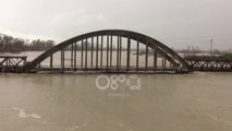 Ora News - Del nga shtrati lumi Vjosë në Novoselë, nis evakuimi i familjeve