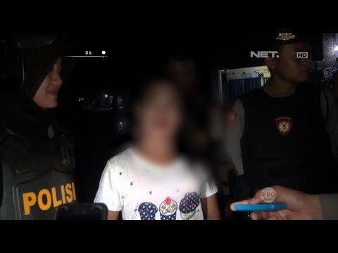 Demi Uang, Wanita Ini Rela Dibayar Untuk Menemani Pria Minum - 86