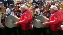 PM Modi Nepal Visit: PM Modi ने Muktinath Mandir में लोगों के बीच पहुंचकर बजाया ढोल । वनइंडिया हिंदी