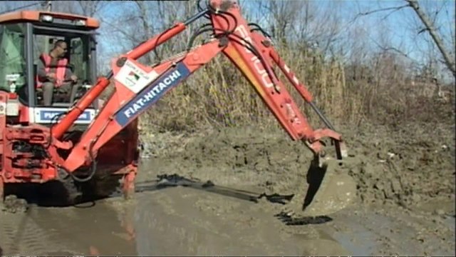 Shijaku mbytet nga plehrat, pengojnë shkarkimin e ujërave - Top Channel Albania - News - Lajme