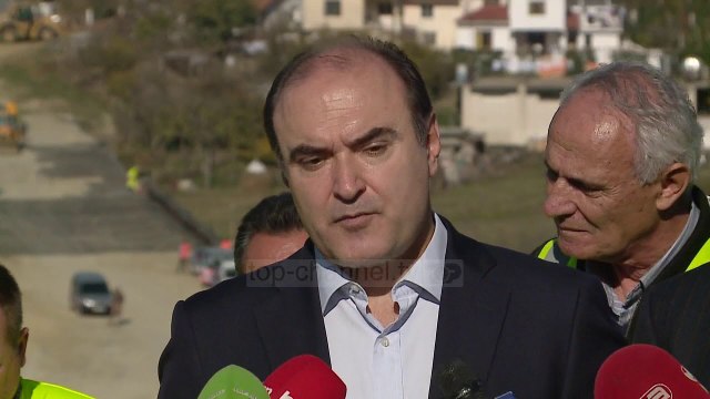 A po hetohet Edmond Haxhinasto? - Top Channel Albania - News - Lajme