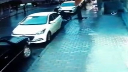 İstanbul’da “yan bakma” dehşeti kamerada