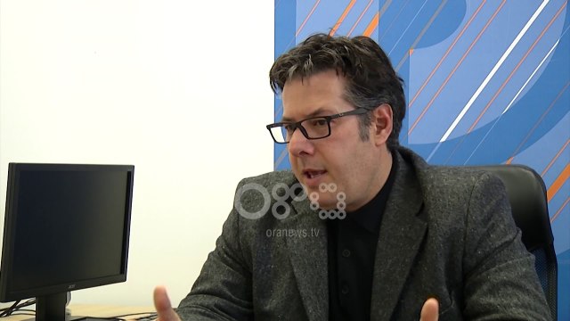 Ora News - Paloka: Po shqyrtohet djegia e mandateve, do të thoshte një hap larg konfliktit civil